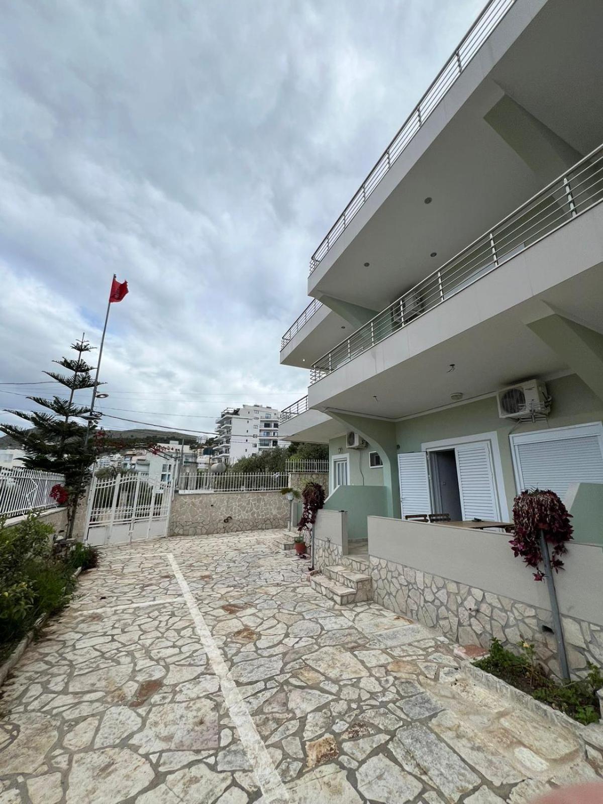 Golden Apartment Sarandë Exterior foto