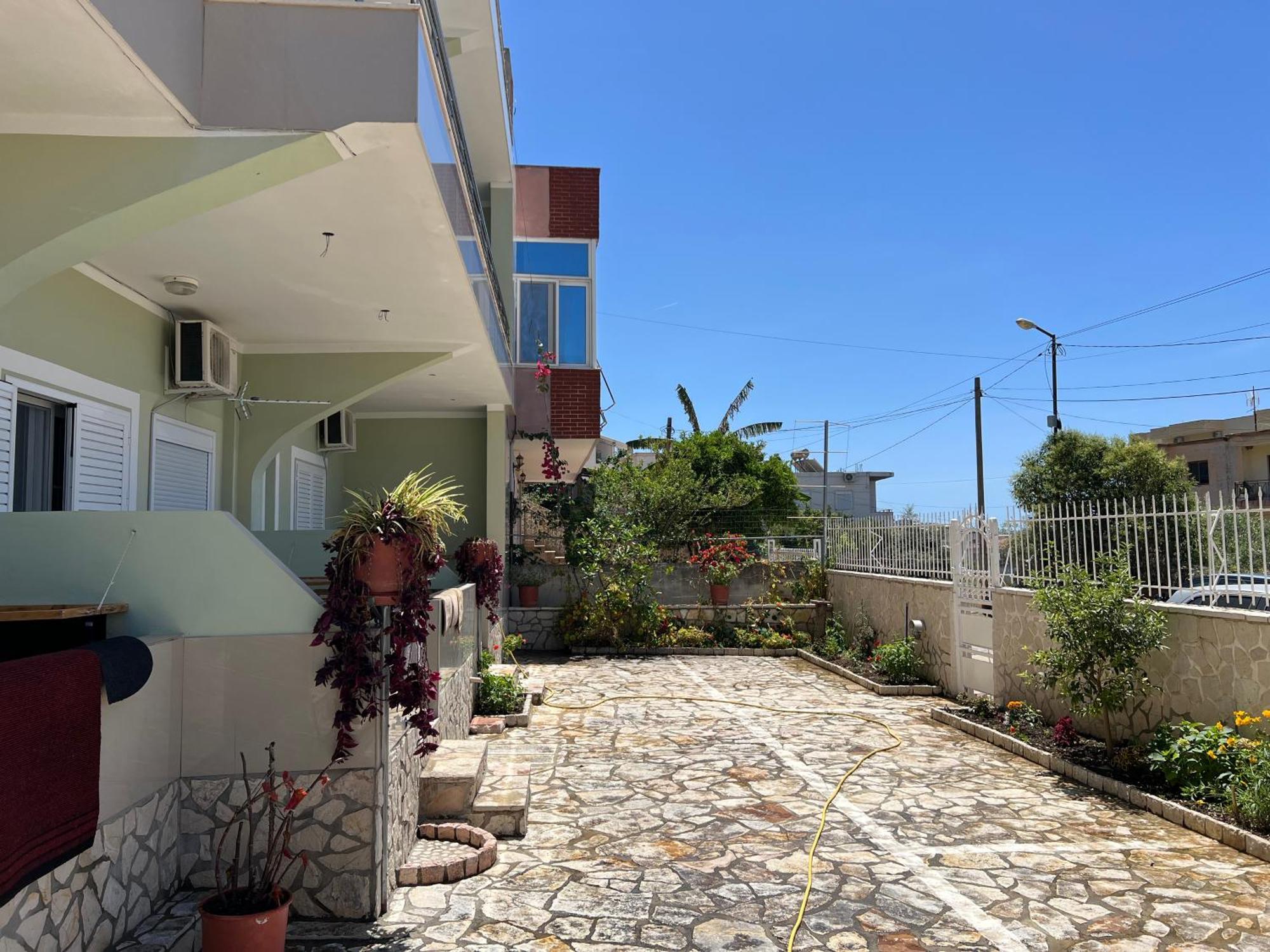 Golden Apartment Sarandë Exterior foto