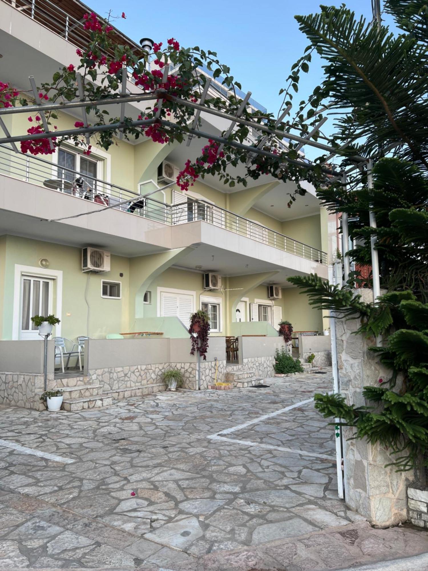 Golden Apartment Sarandë Exterior foto